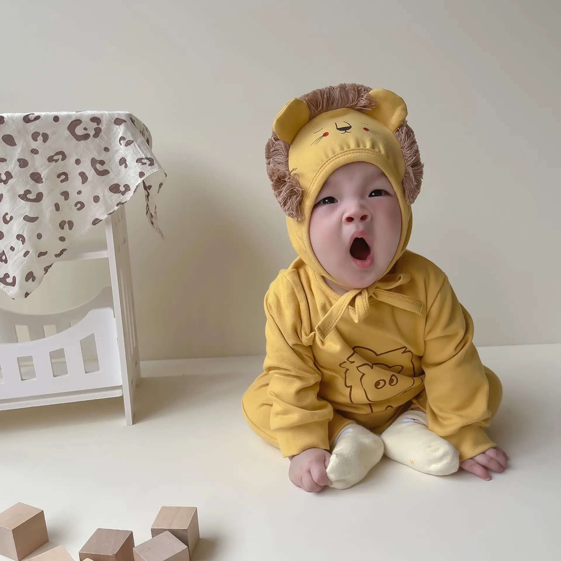 Baby 100-Year-Old Lion Hooded Hoodie Suit Yellow - Image 4