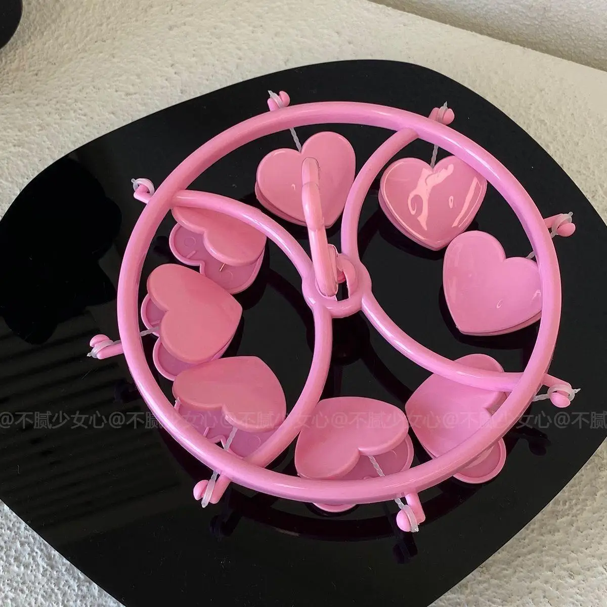 Pink Heart-Shaped Mini Hanger for Girls — feature 8