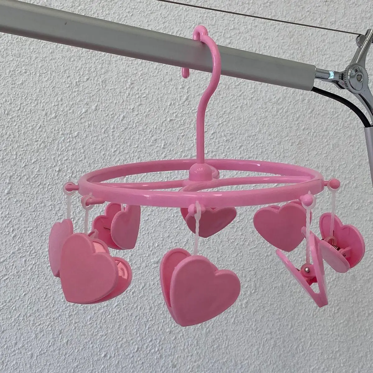 Pink Heart-Shaped Mini Hanger for Girls — feature 9