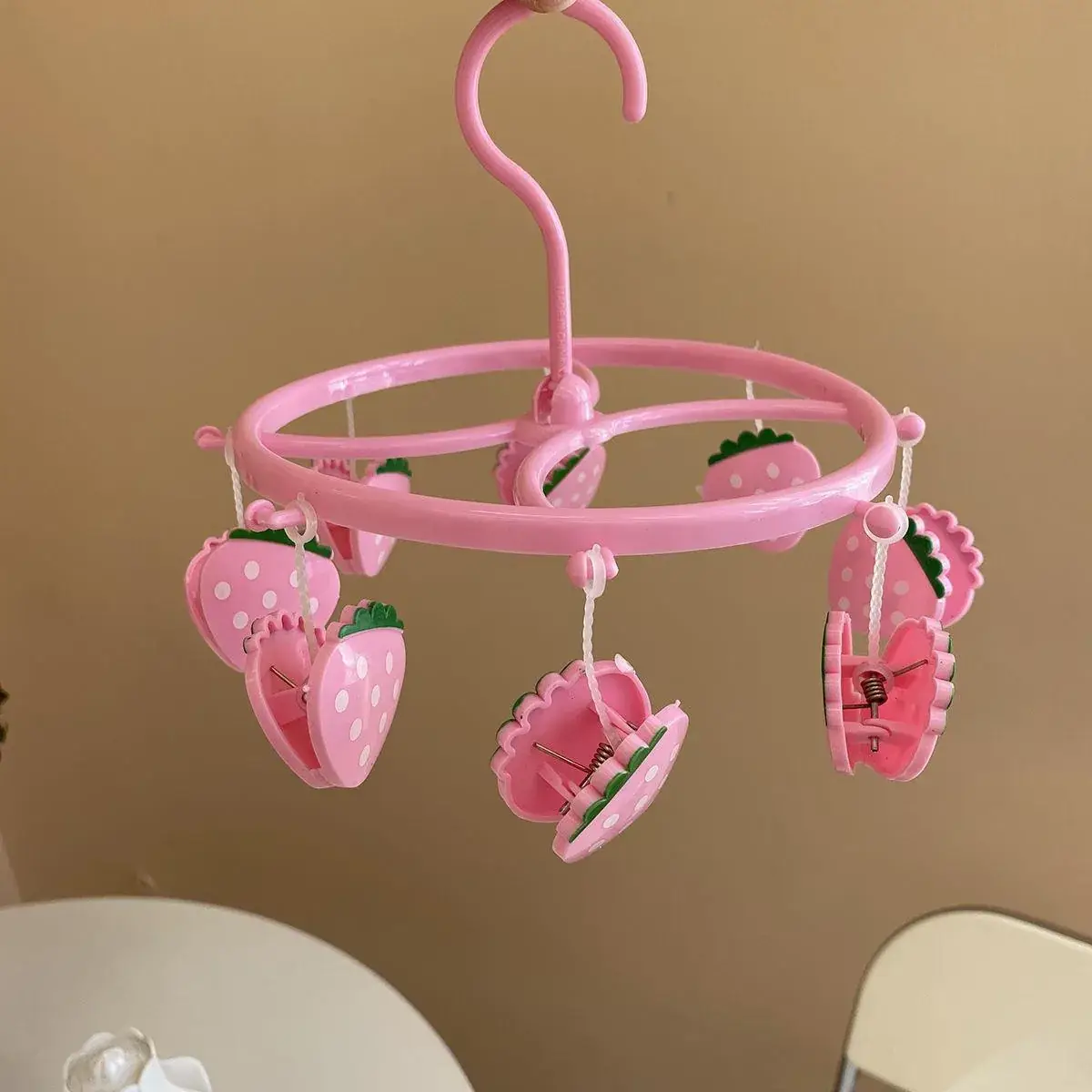 Pink Heart-Shaped Mini Hanger for Girls
