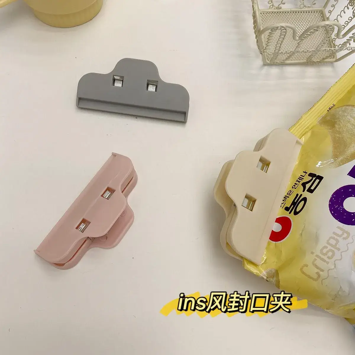 Pink Heart-Shaped Mini Hanger for Girls