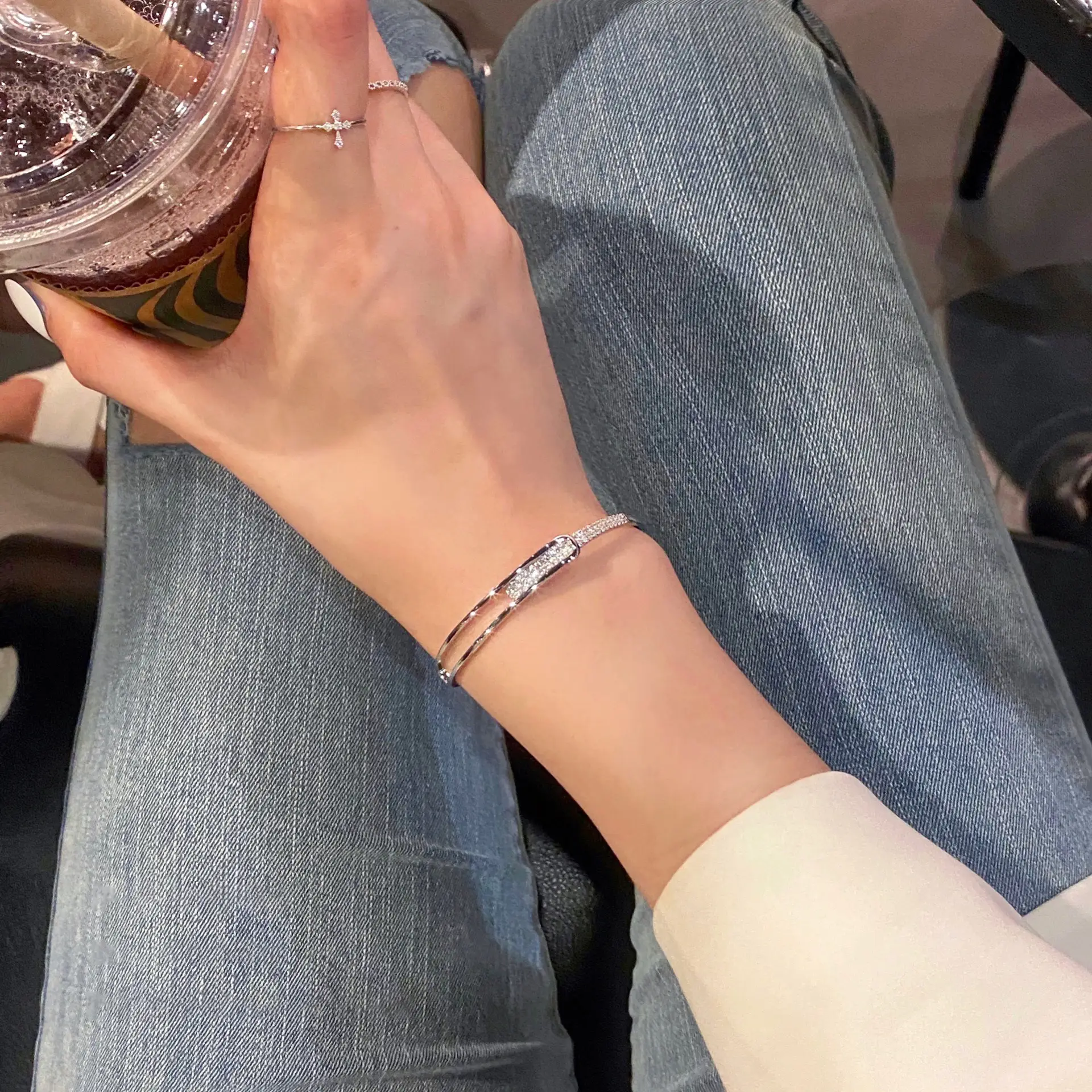 Adjustable Zircon Bracelet for Women's Elegant Summer Wear - Image 4