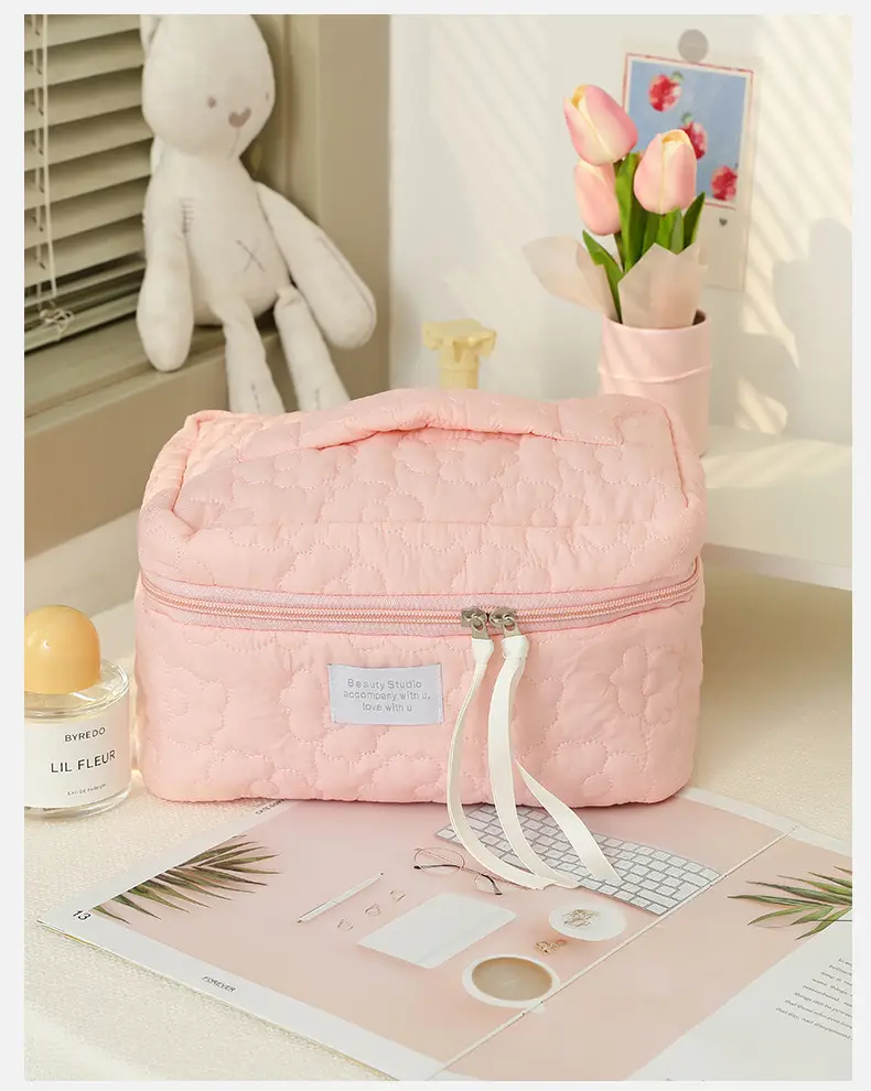 2025 Pink Quilted Travel Storage Bag for Women — feature 18