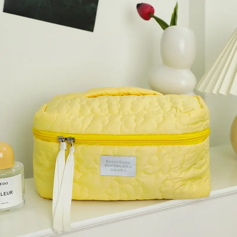 2025 Pink Quilted Travel Storage Bag for Women - Image 3