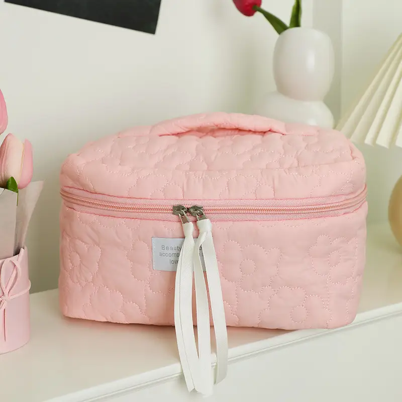 2025 Pink Quilted Travel Storage Bag for Women - Image 4