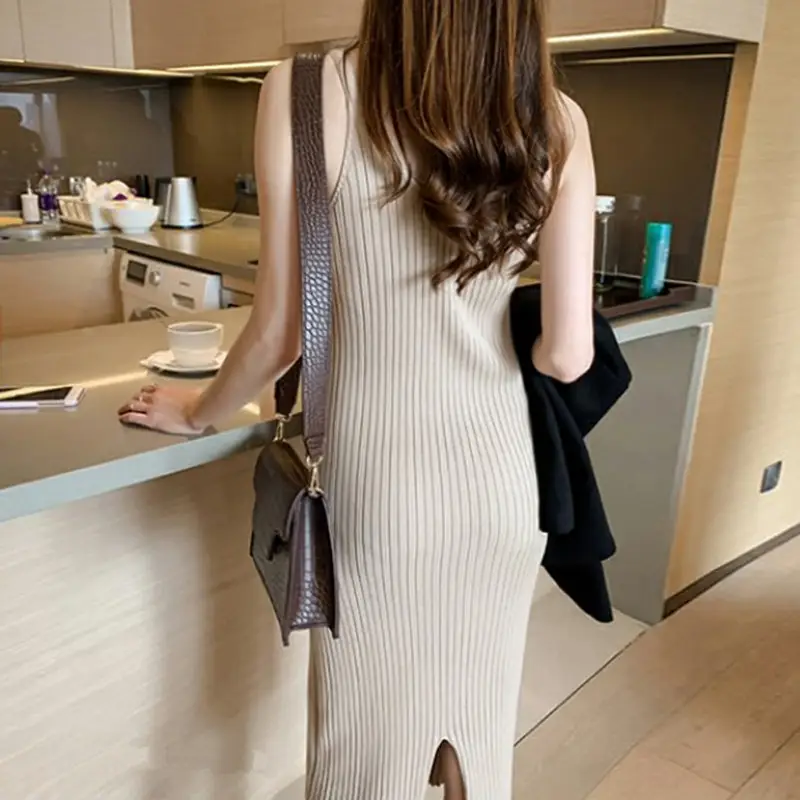 Women Black Knitted Over-the-Knee Vest Skirt Set - Image 5
