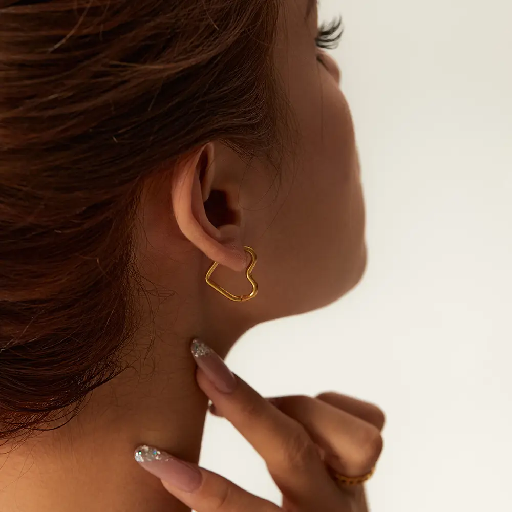 18K Gold Heart Earrings for Women — feature 1