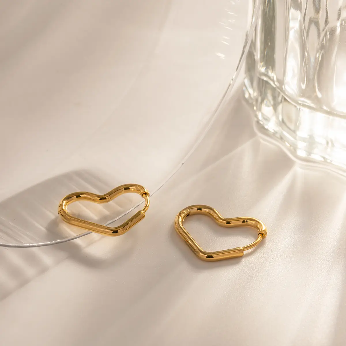 18K Gold Heart Earrings for Women — feature 7