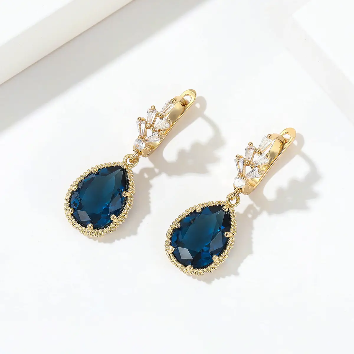 Geometric Crystal Glass Earrings Heavy Industry Mixed Batch Yiwu - Image 11