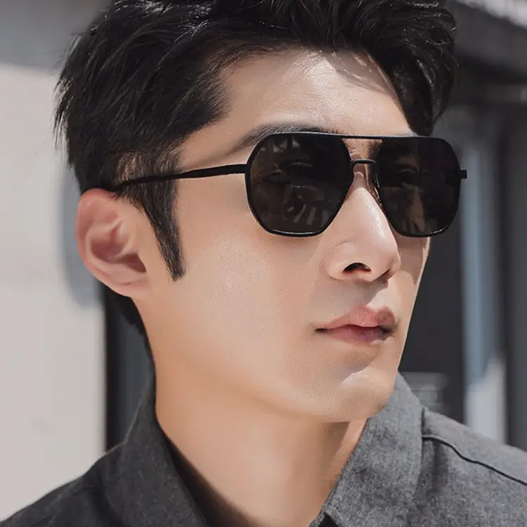 Men's Gold Bridge Driving Sunglasses with UV400 Protection - Image 4