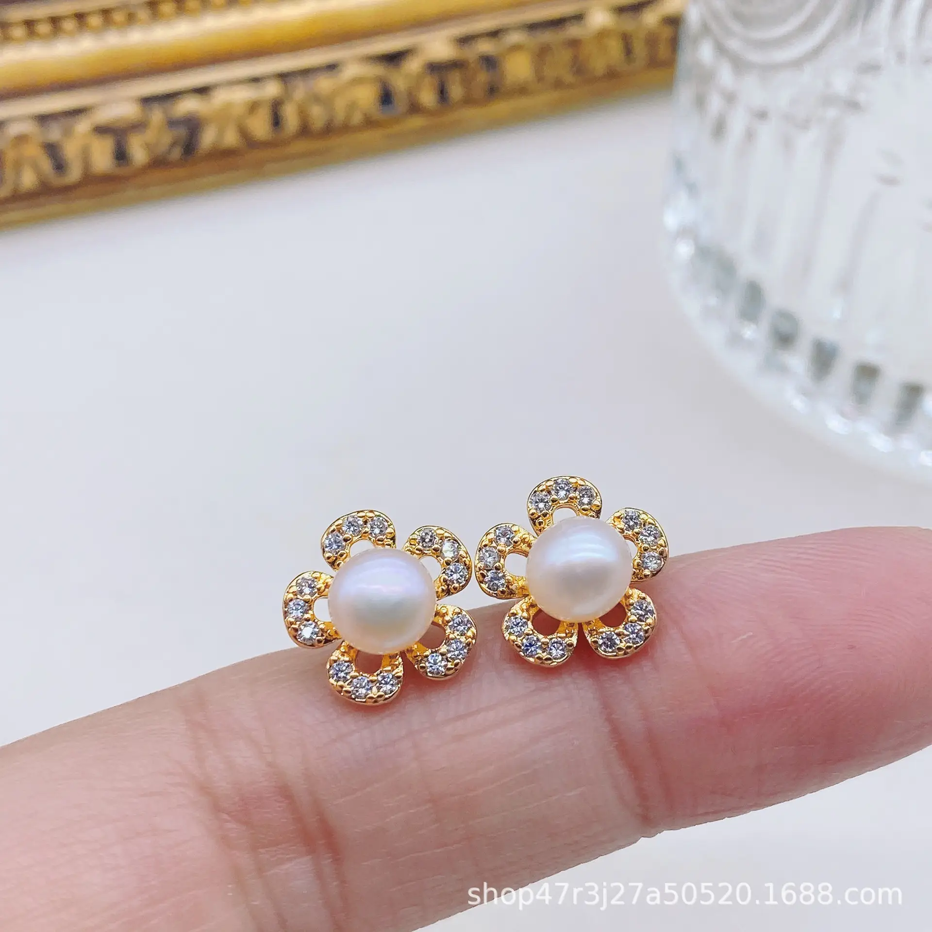 S925 Silver Pearl Flower Earrings with Zircon Accents — feature 9