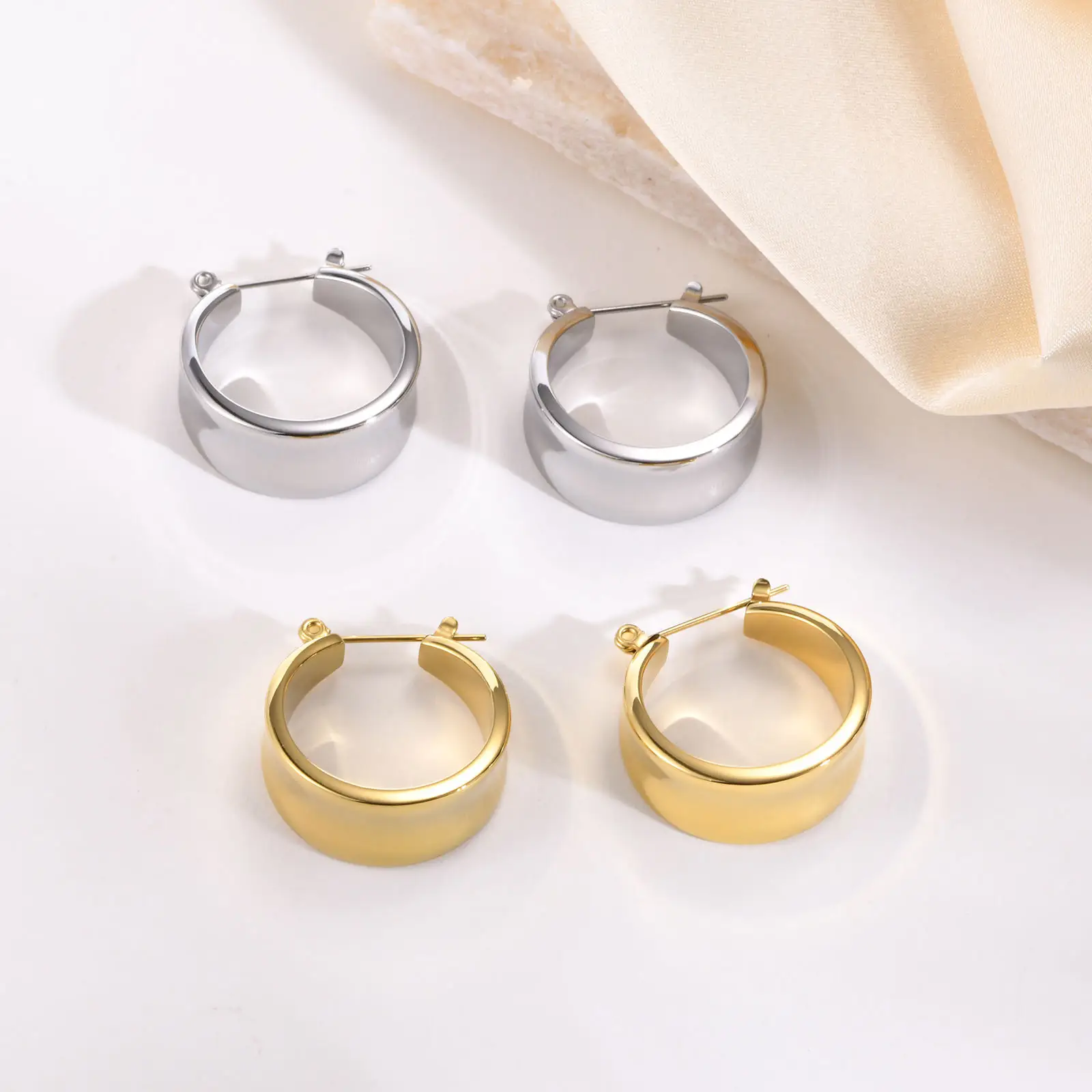 Titanium Steel Bare Body Earrings Gold Silver - Image 3