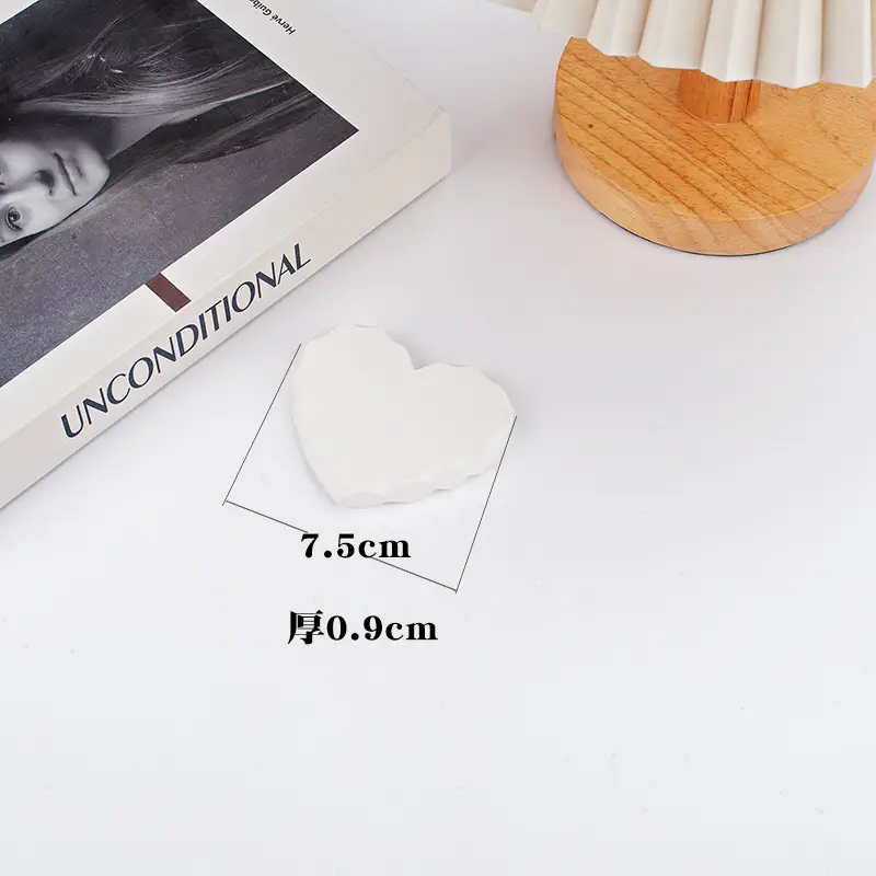 LT011: small love diameter 7.5cm