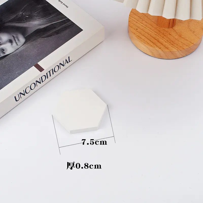 LT009: trumpet hexagon diameter 7.5cm