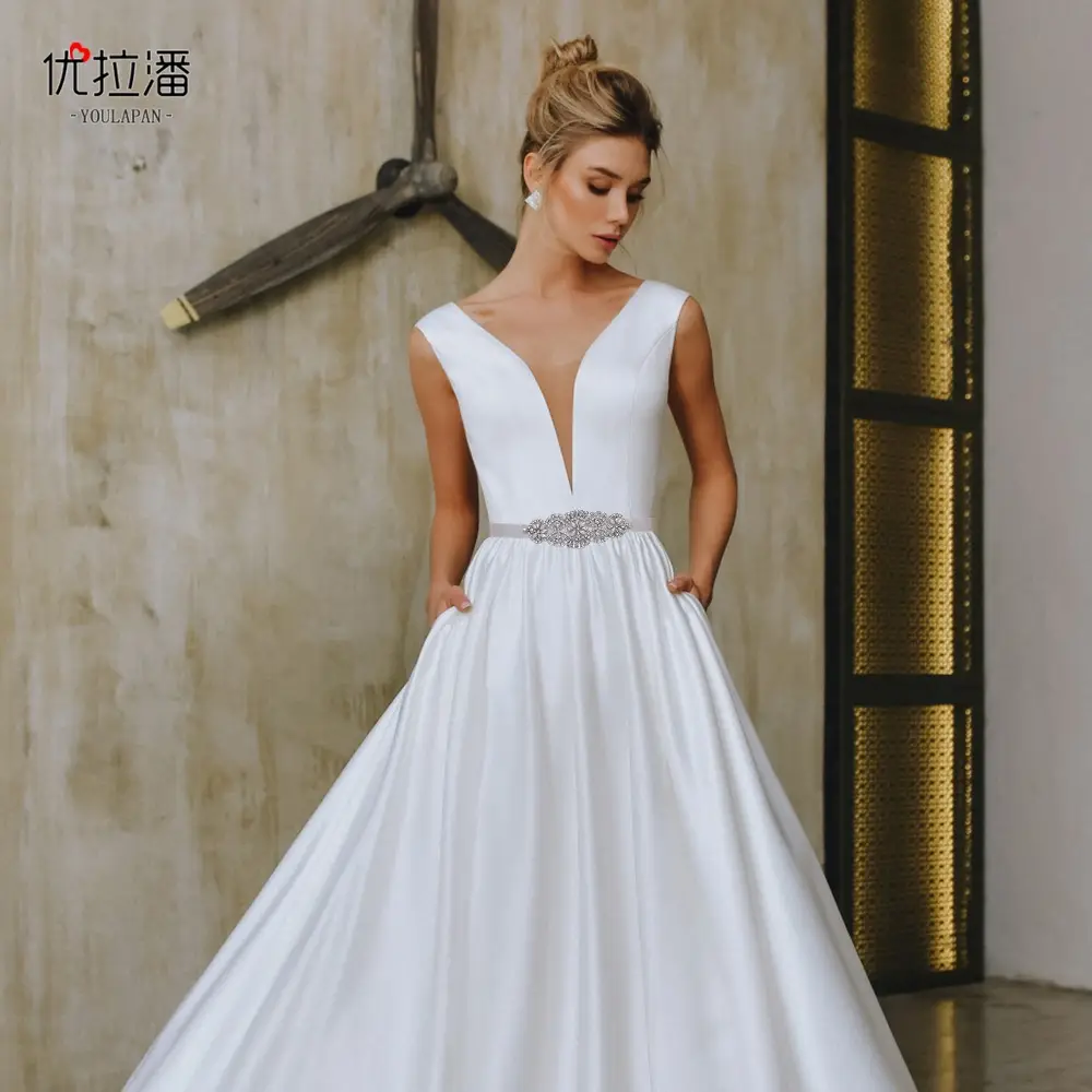 White Bridal Belt with Rhinestone Girdle for Women — feature 2