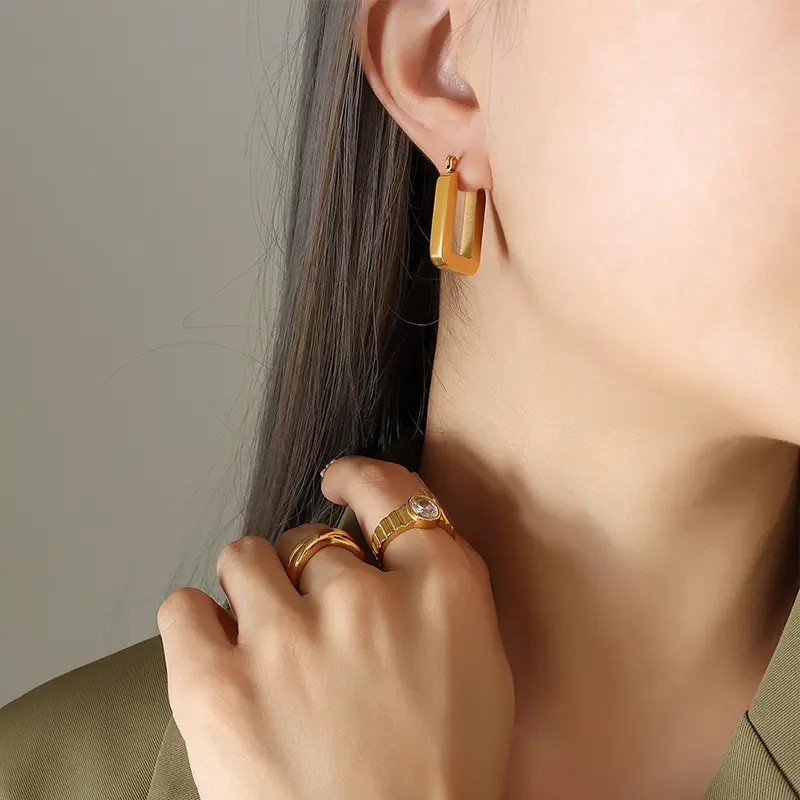 18k Gold Geometric Earrings for Women - Image 4