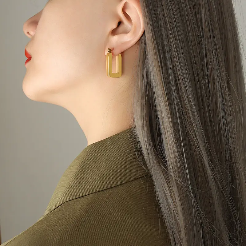 18k Gold Geometric Earrings for Women - Image 5