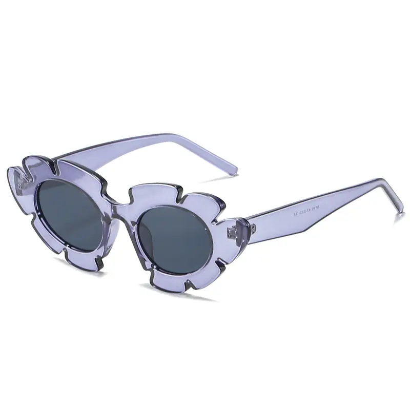 Green Cat-Eye Sunglasses for Women - Image 4