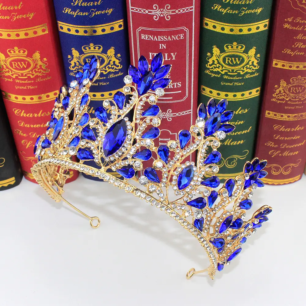 European Princess Crown with Green Rhinestones - Image 7