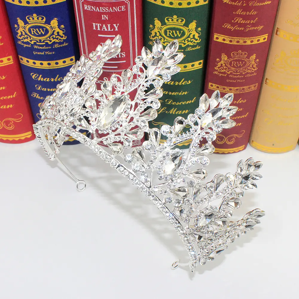 European Princess Crown with Green Rhinestones - Image 5