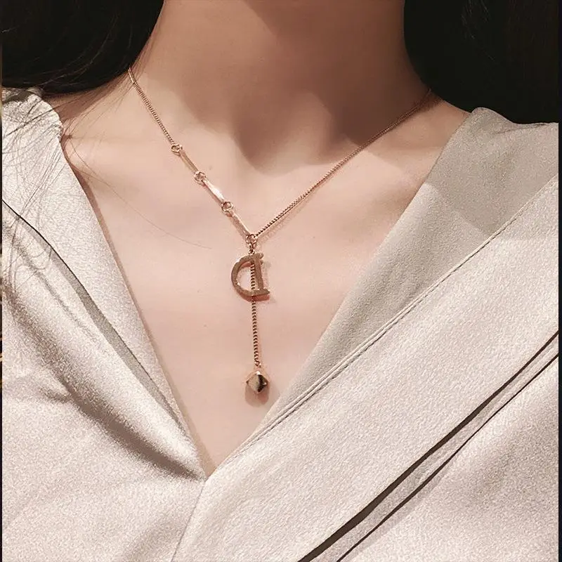 Titanium Necklace Female Niche Design Sense Letter D Pendant - Image 3