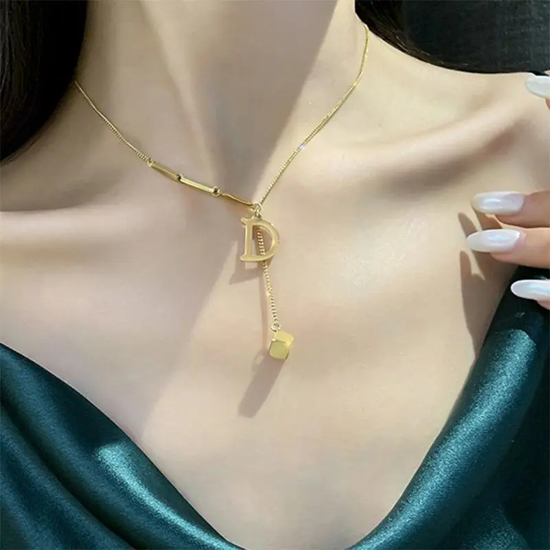Titanium Necklace Female Niche Design Sense Letter D Pendant - Image 4