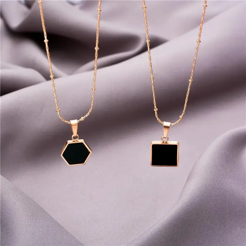 Black Geometric Square Necklace for Women Light Luxury - Image 4