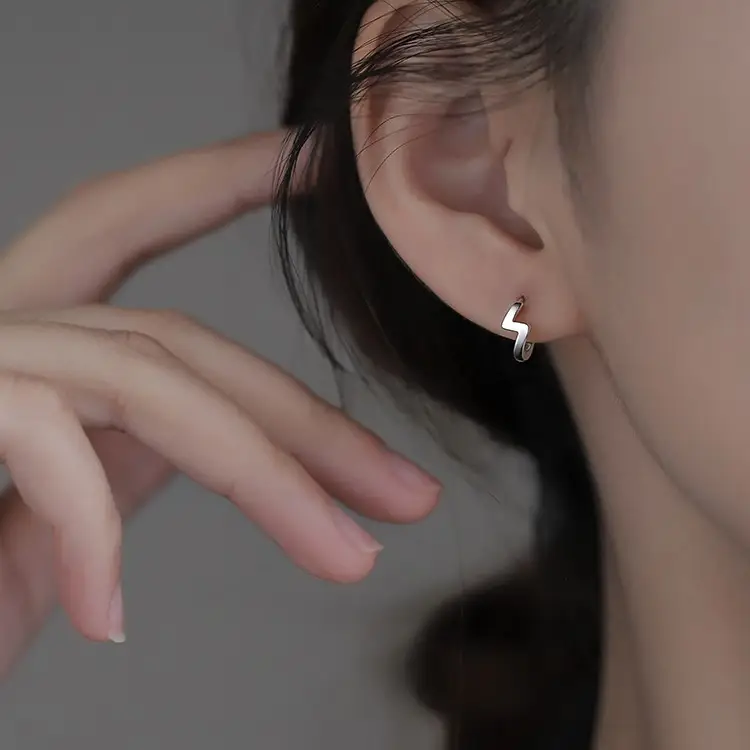 Cold Wind Z-Word Earrings for Women Summer 2022 - Image 5