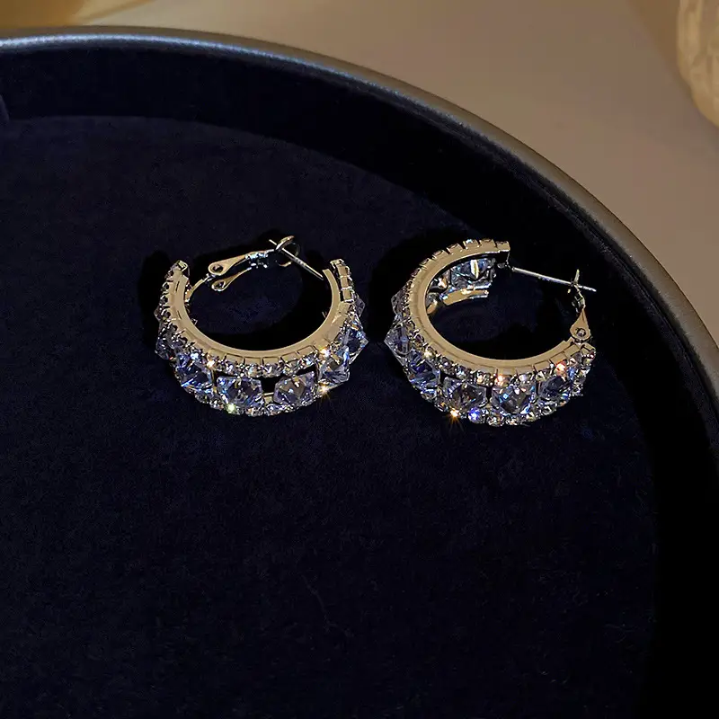 Silver C-Neadled Diamond Zircon Earrings Light Luxury — feature 8