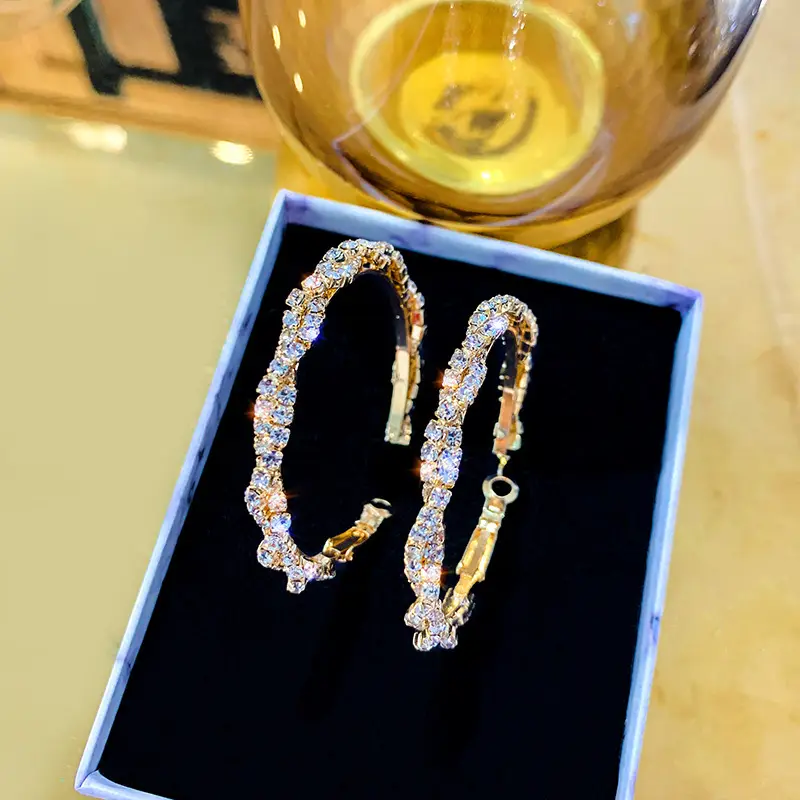Silver C-Neadled Diamond Zircon Earrings Light Luxury - Image 3