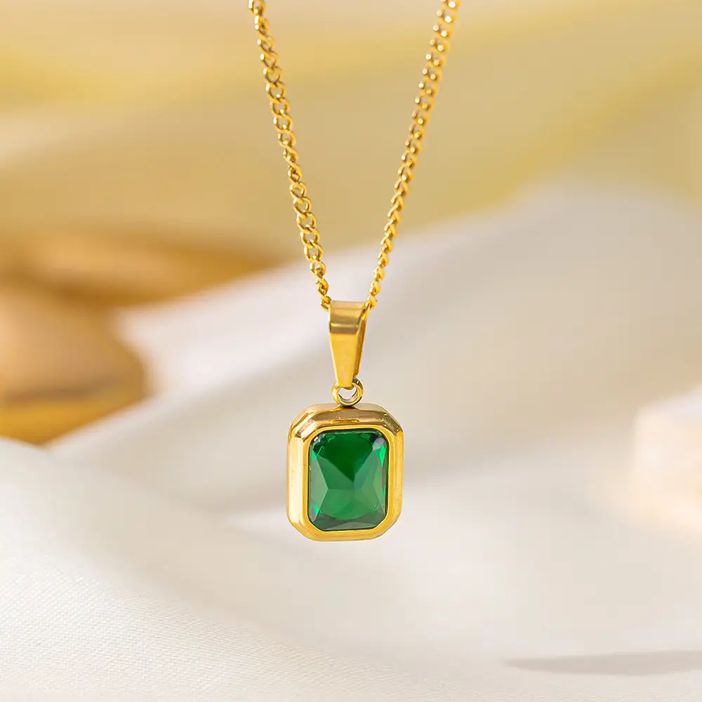 18K Gold Emerald Pendant Necklace for Women - Image 6