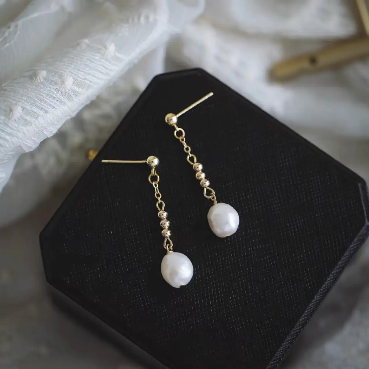 Fairy Pearl Baroque Earrings 925 Gold - Image 4
