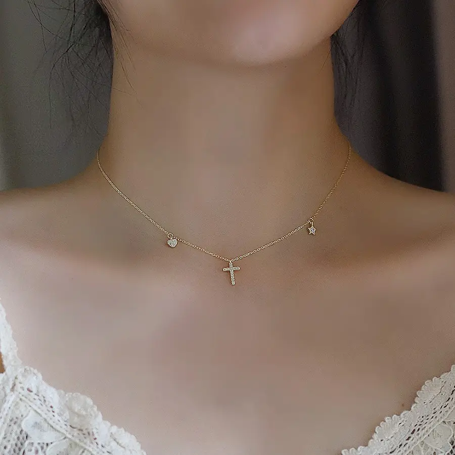 Cross Necklace for Women Light Luxury Diamond Pendant Clavicle Chain - Image 4
