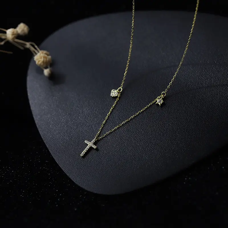 Cross Necklace for Women Light Luxury Diamond Pendant Clavicle Chain - Image 2