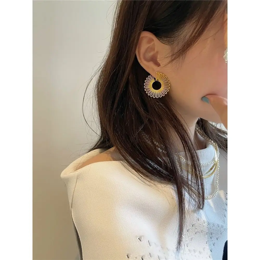 Daisy Hollow Flower Earrings Gold Plated 2022
