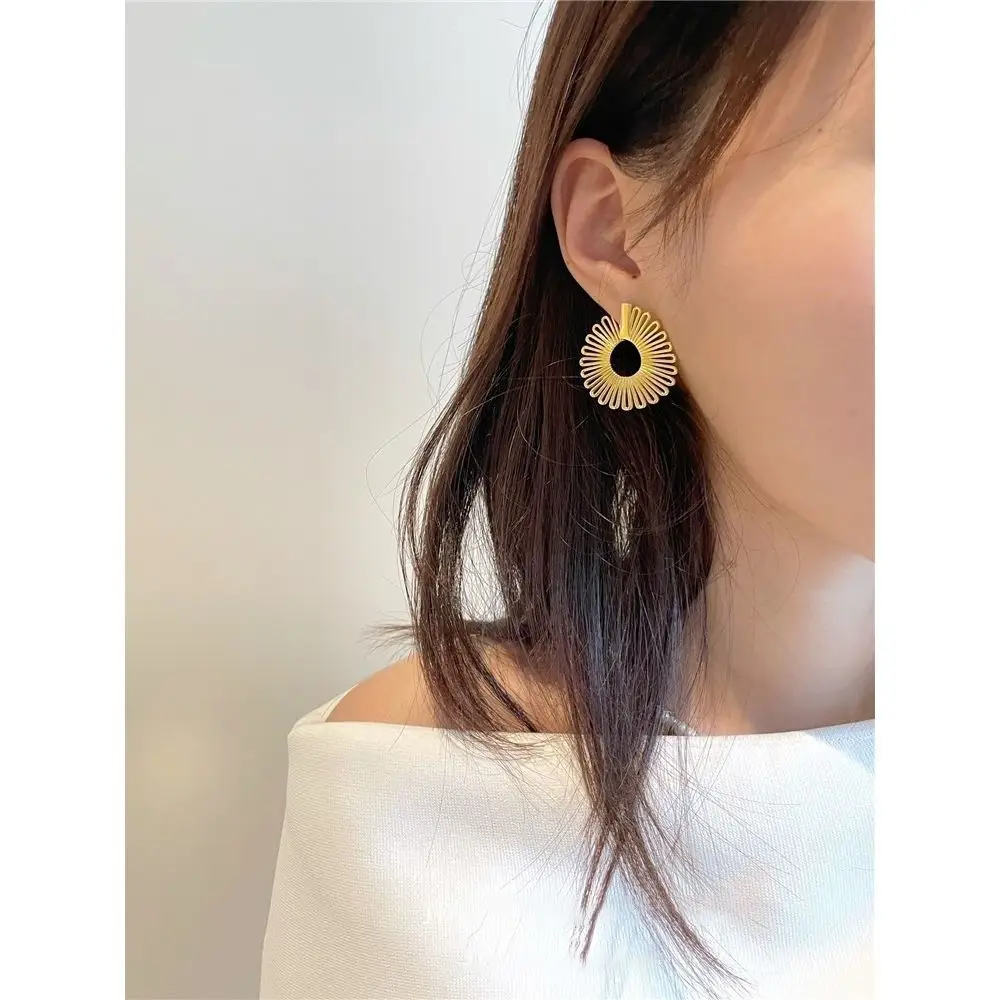 Daisy Hollow Flower Earrings Gold Plated 2022