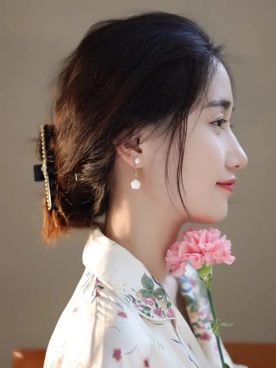 White Butterfly Shell Pearl Earrings for Women Elegant Commuter Set — feature 3