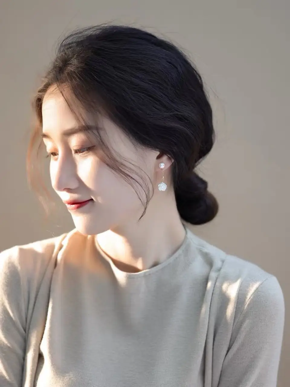 White Butterfly Shell Pearl Earrings for Women Elegant Commuter Set — feature 4