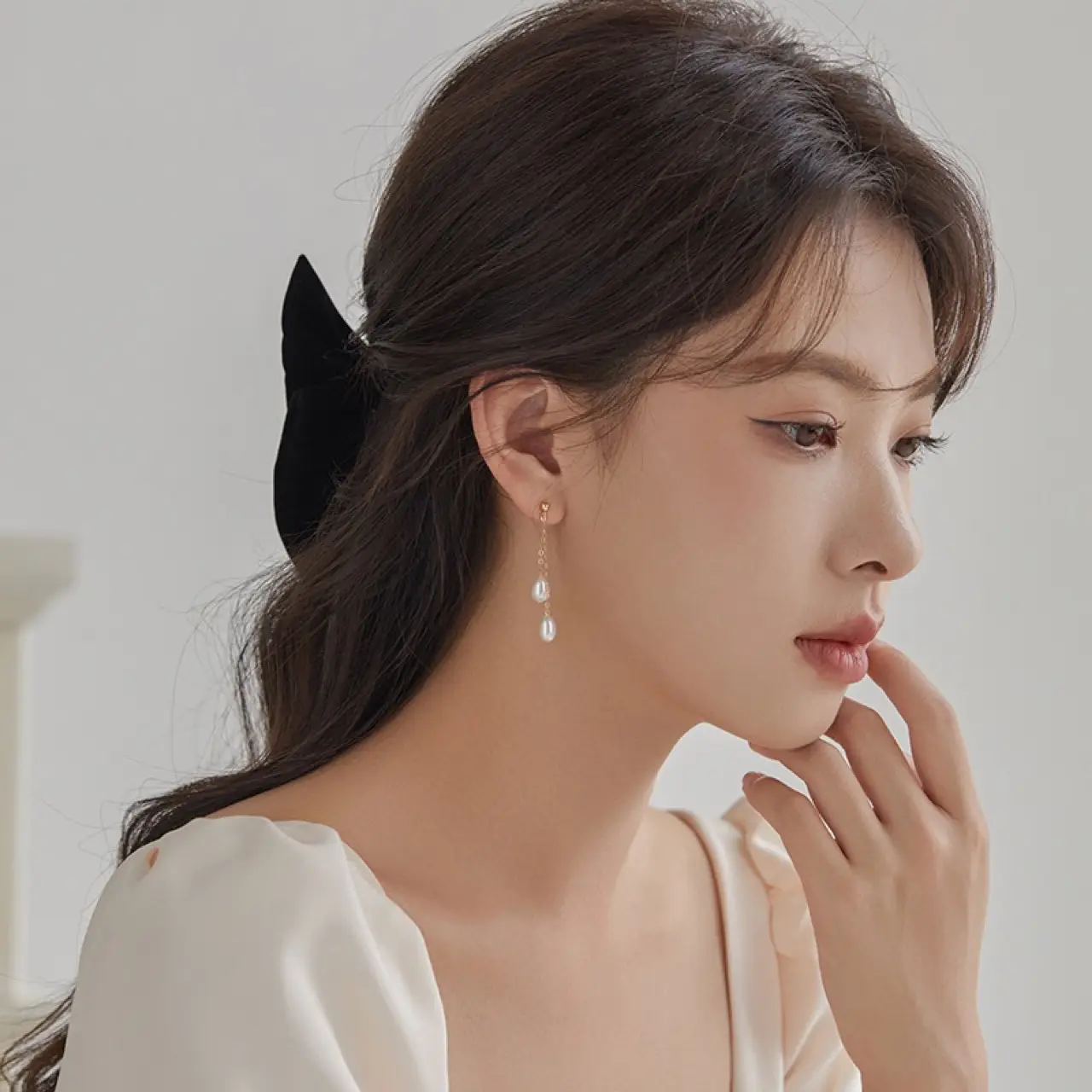 Natural Pearl Earrings Strong Light Mid Length Elegant — feature 8