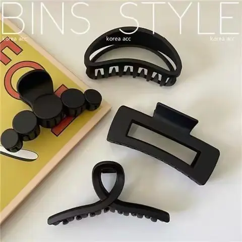 Matte Black Hairpin Clip for Girls with Retro Design - Image 13