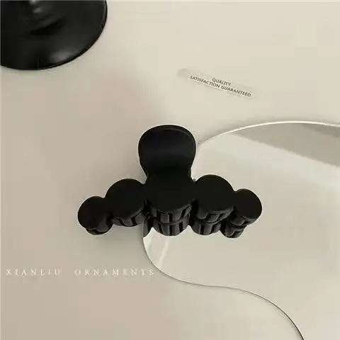 Matte Black Hairpin Clip for Girls with Retro Design - Image 10