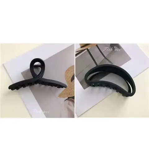Matte Black Hairpin Clip for Girls with Retro Design - Image 2