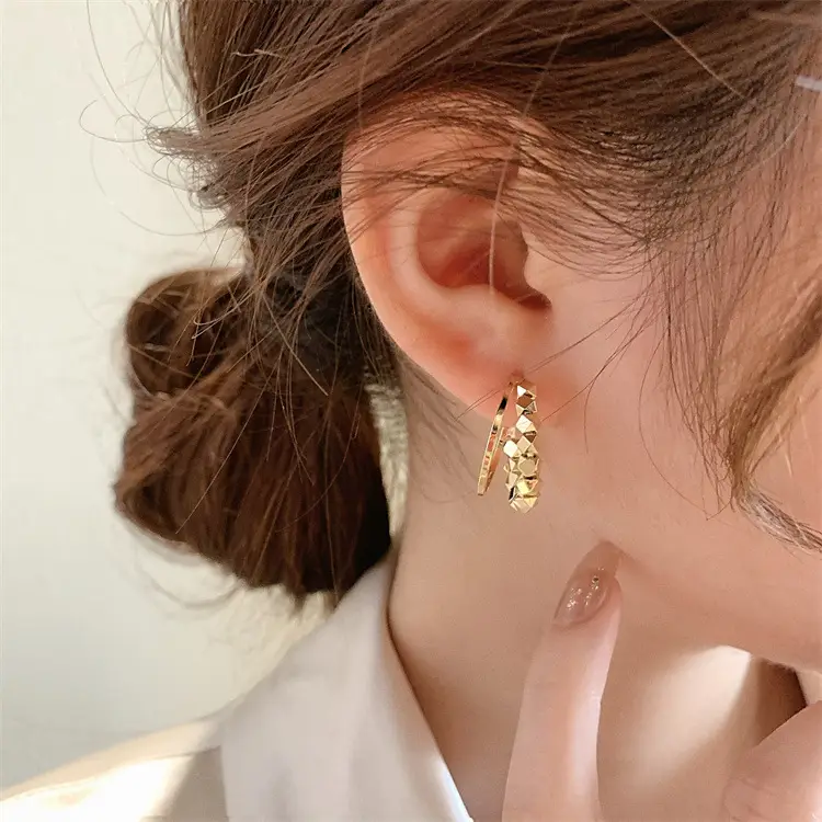 Korea Metal Broken Silver Earrings 2022 — feature 4