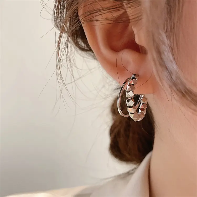Korea Metal Broken Silver Earrings 2022 — feature 7