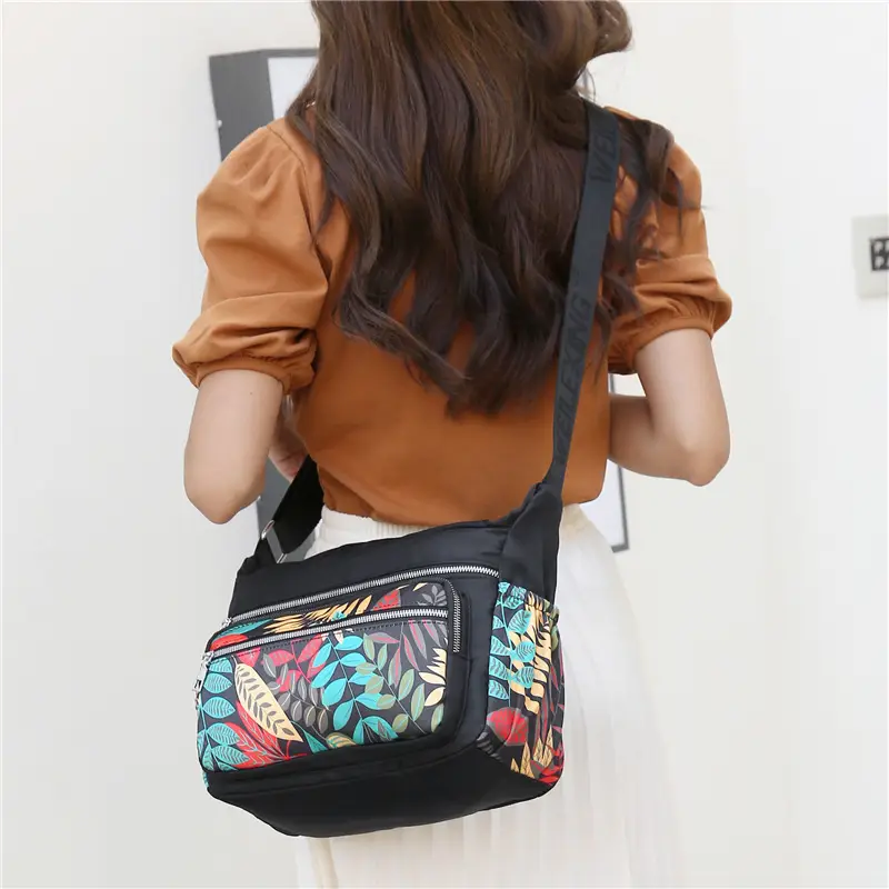 Women's Printed Crossbody Bag Large Capacity Fashion New Style - Image 32