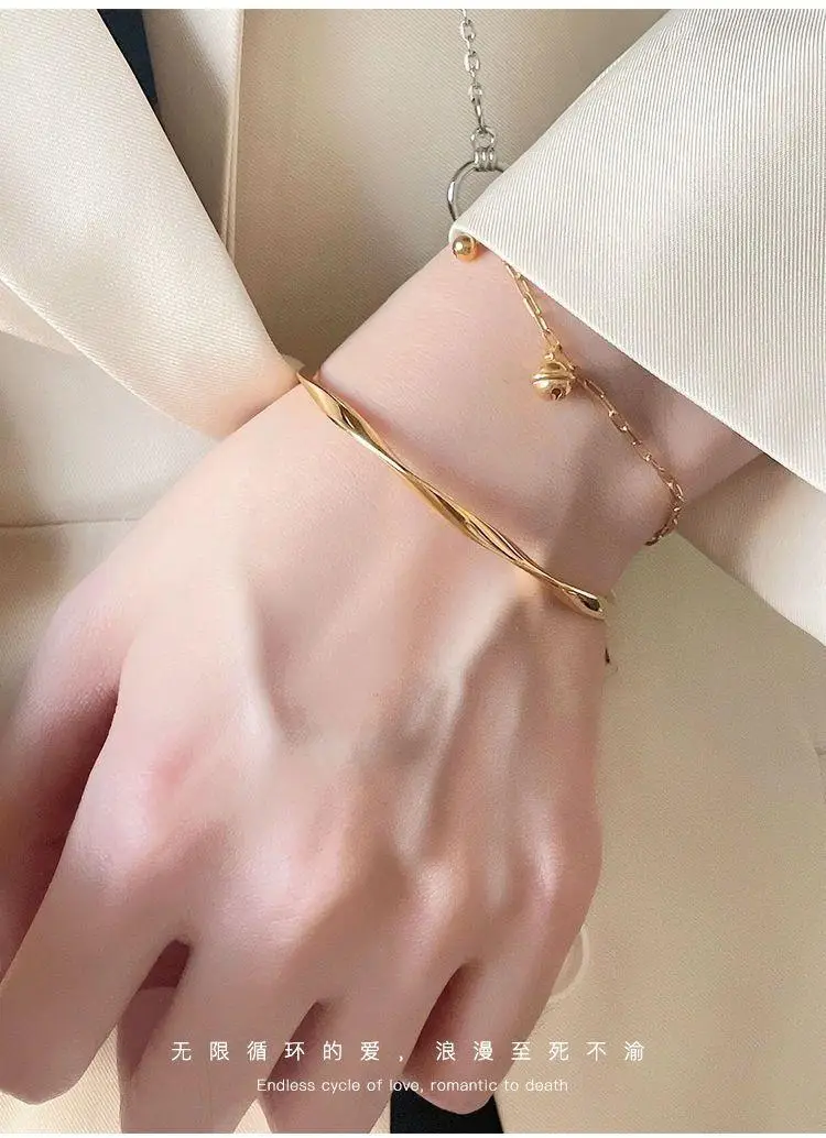 Mobius Copper Gold Plated Bracelet for Women — feature 16