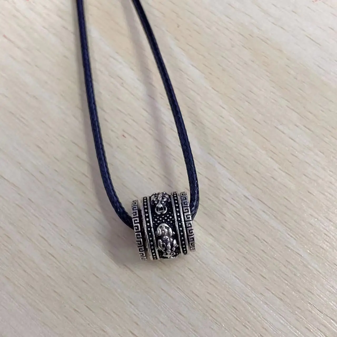 Vintage Thai Silver Pixiu Necklace Unisex Retro Art Accessory - Image 2