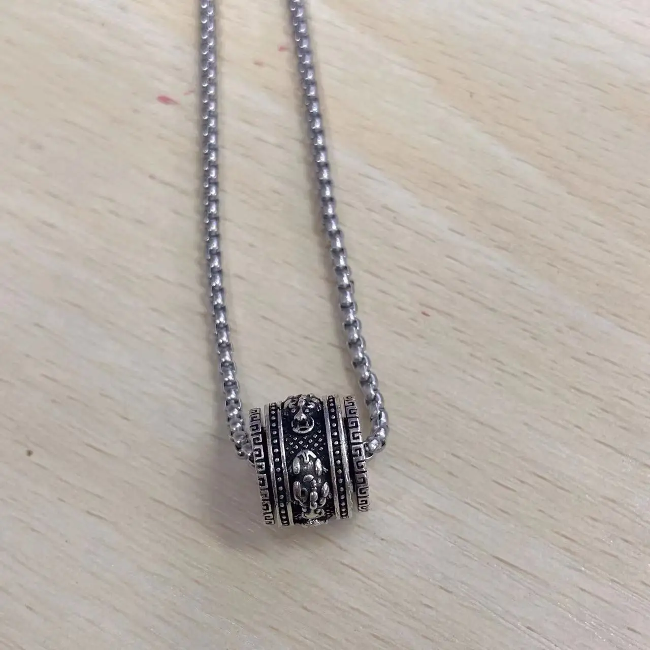 Vintage Thai Silver Pixiu Necklace Unisex Retro Art Accessory - Image 3