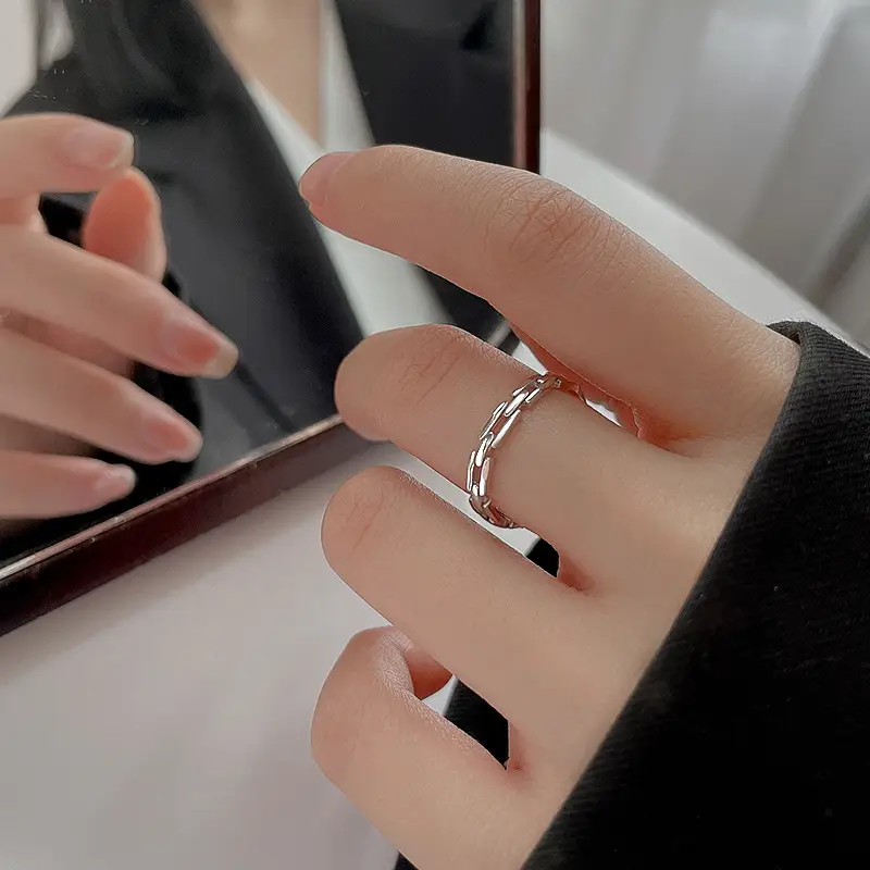 Staggered Silver Chain Ring for Women's Index Finger - Image 2