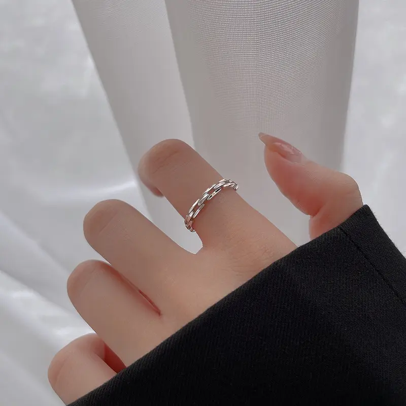 Staggered Silver Chain Ring for Women's Index Finger - Image 3
